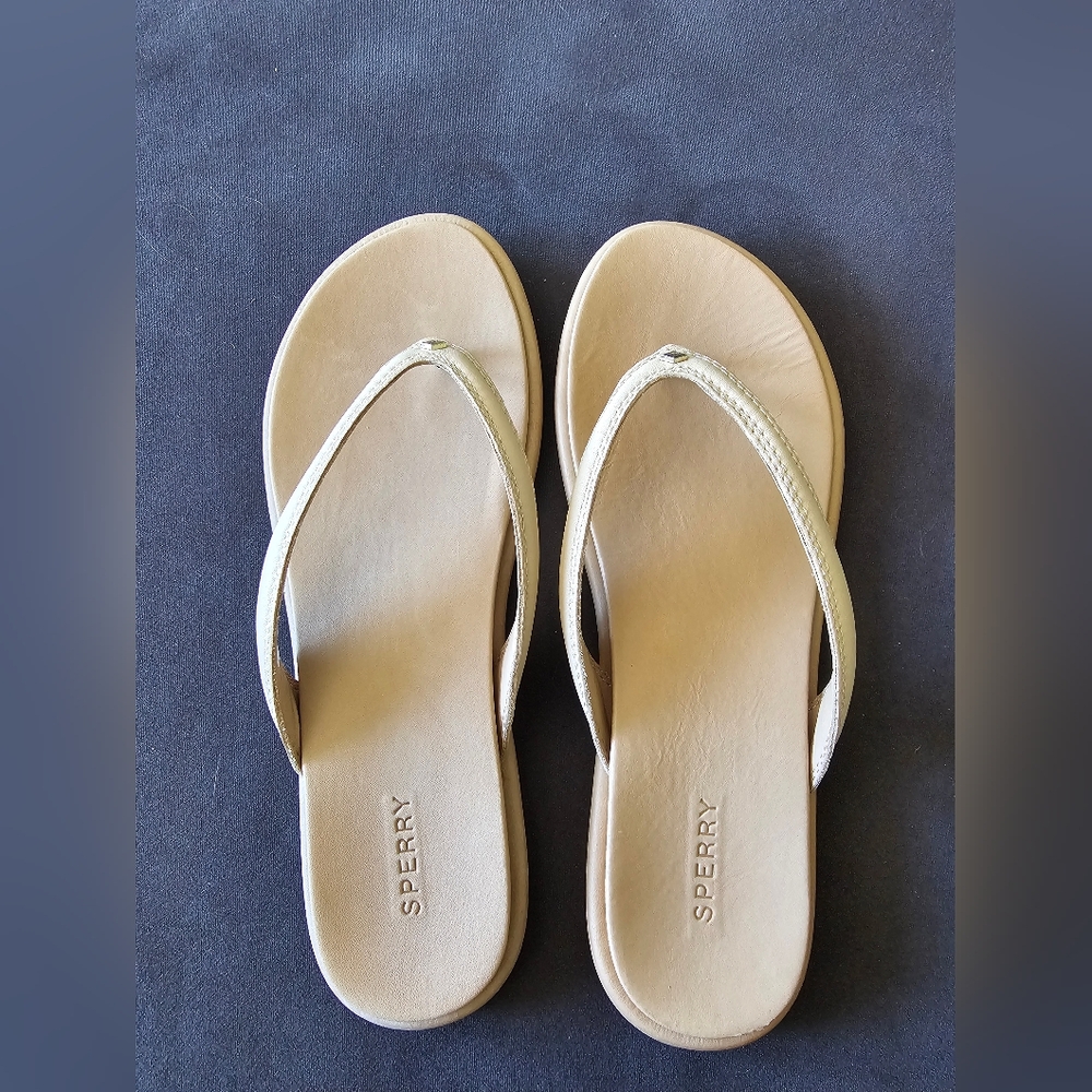 Sperry Women's Tan Sandals - Picture 2 of 4